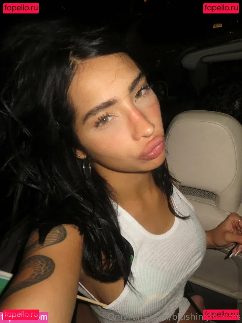 blushingblooms Onlyfans Photo Gallery 