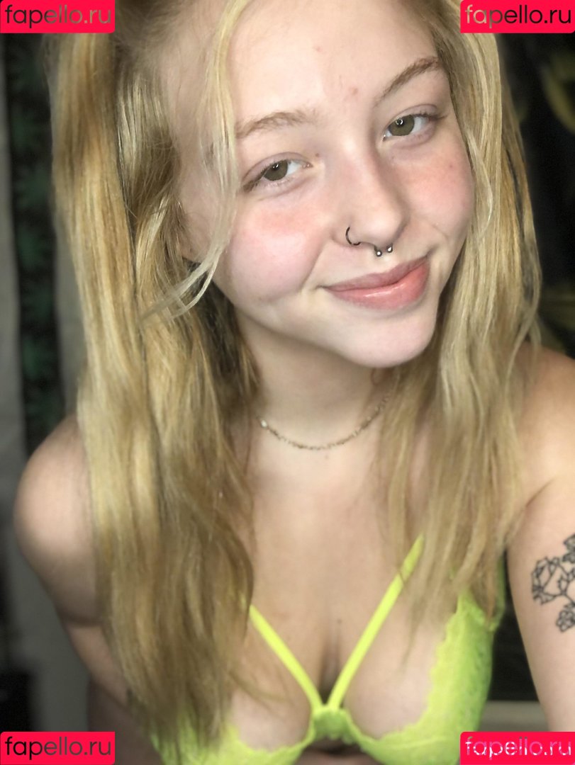 evababyyy Onlyfans Photo Gallery 