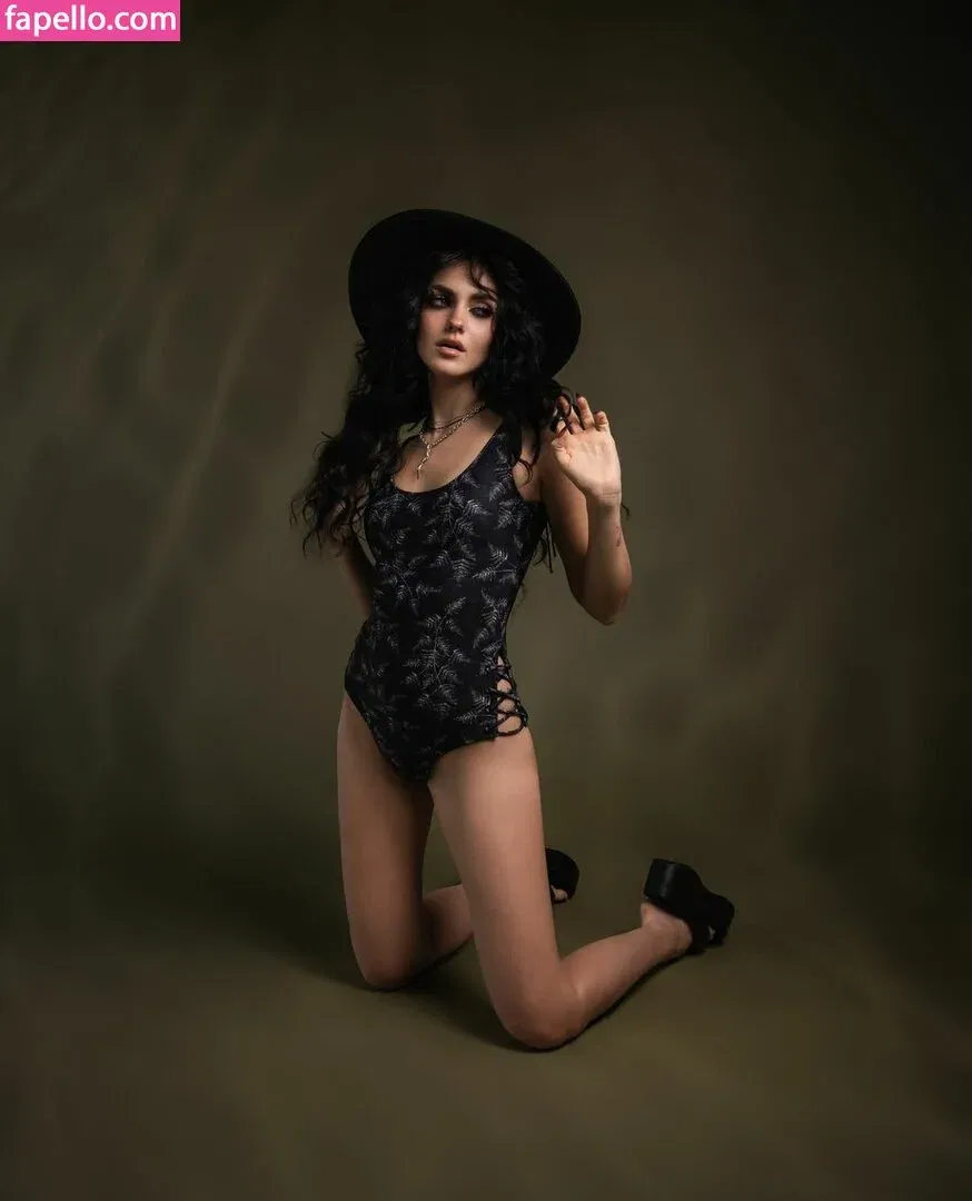 autumngravesz Onlyfans Photo Gallery 