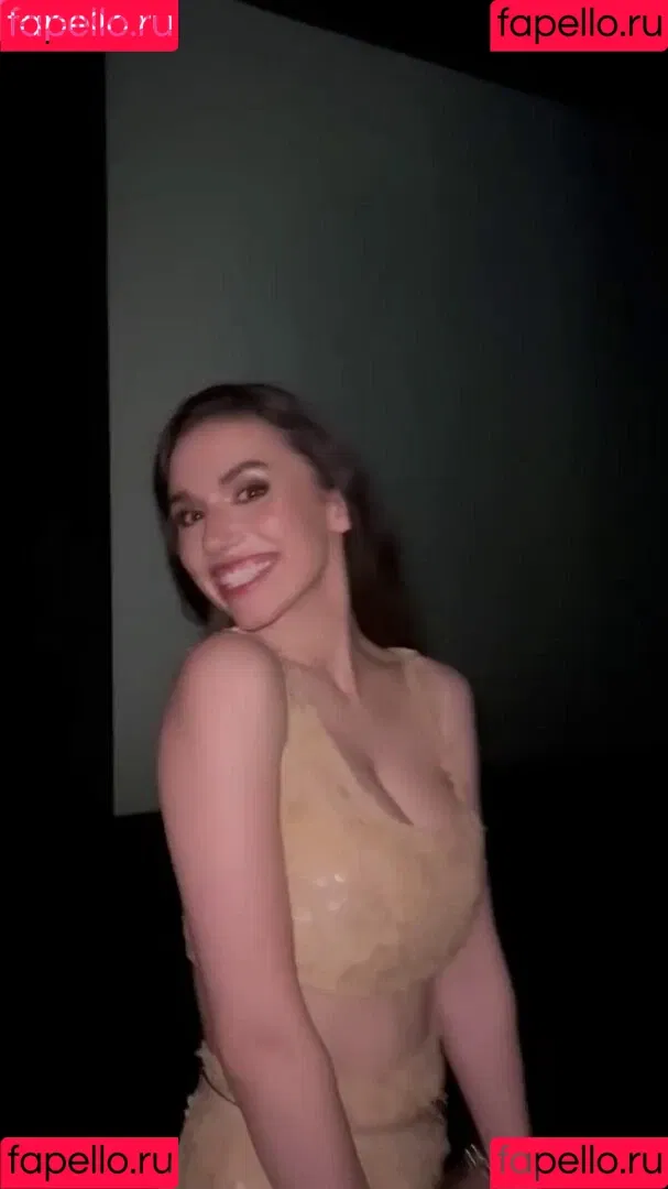 Grace Caroline Currey Onlyfans Photo Gallery 