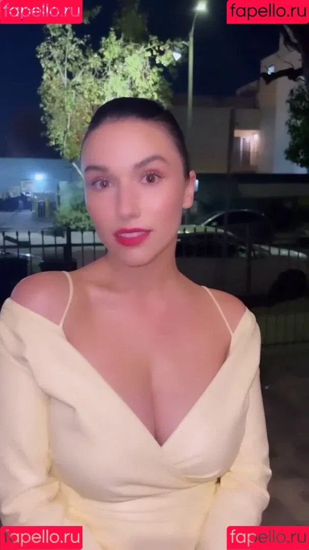 Grace Caroline Currey Onlyfans Photo Gallery 