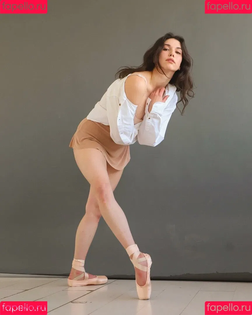 Grace Caroline Currey Onlyfans Photo Gallery 