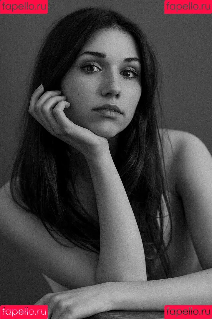 Grace Caroline Currey Onlyfans Photo Gallery 