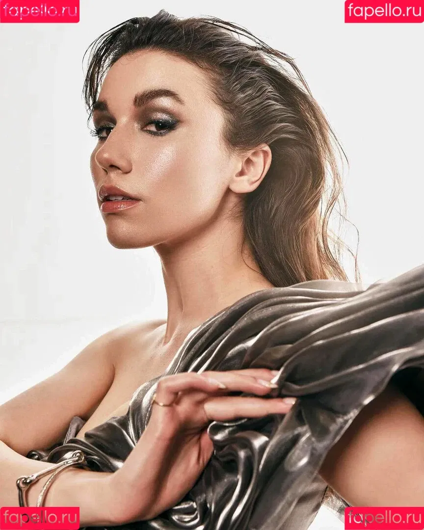 Grace Caroline Currey Onlyfans Photo Gallery 