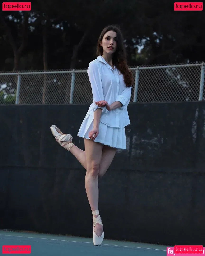 Grace Caroline Currey Onlyfans Photo Gallery 