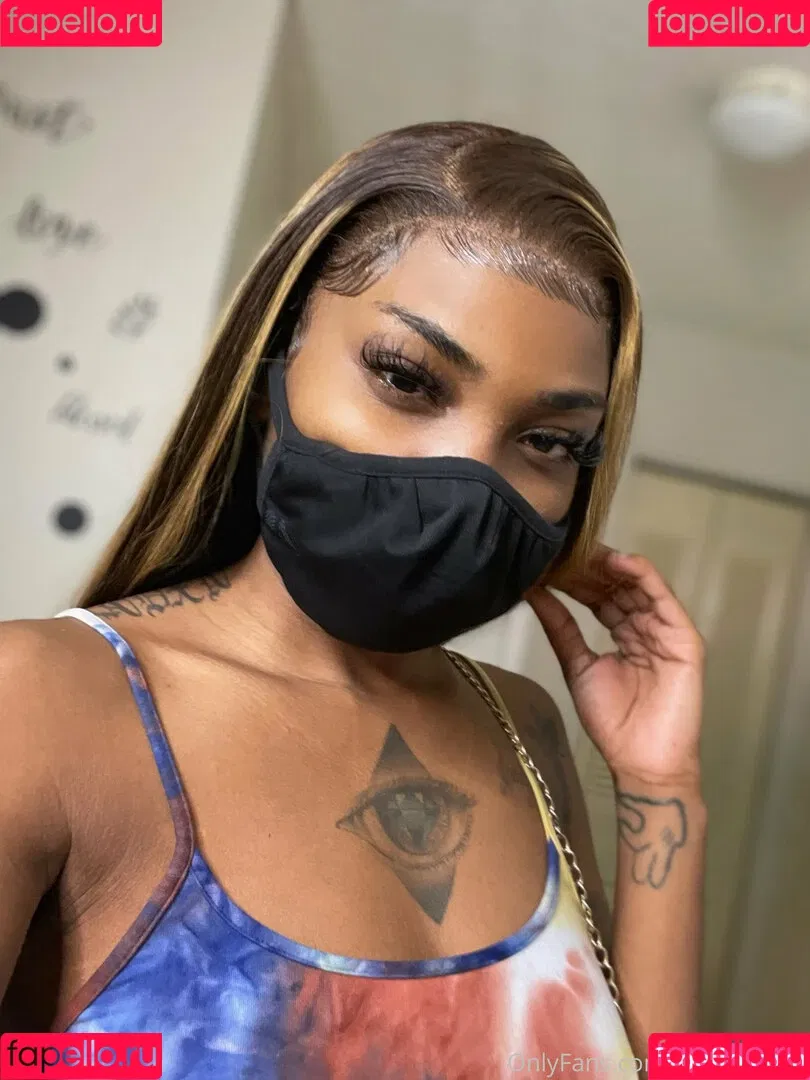 niiathefreak Onlyfans Photo Gallery 