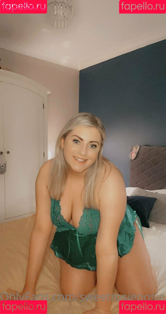 sweetrosieposie Onlyfans Photo Gallery 