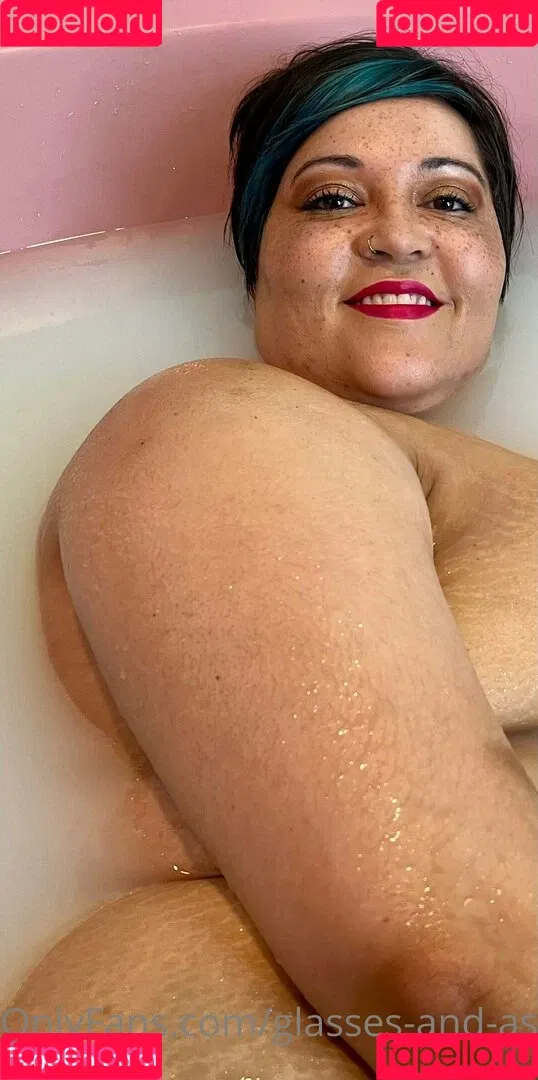 glasses-and-asses Onlyfans Photo Gallery 