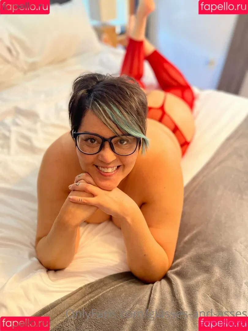 glasses-and-asses Onlyfans Photo Gallery 