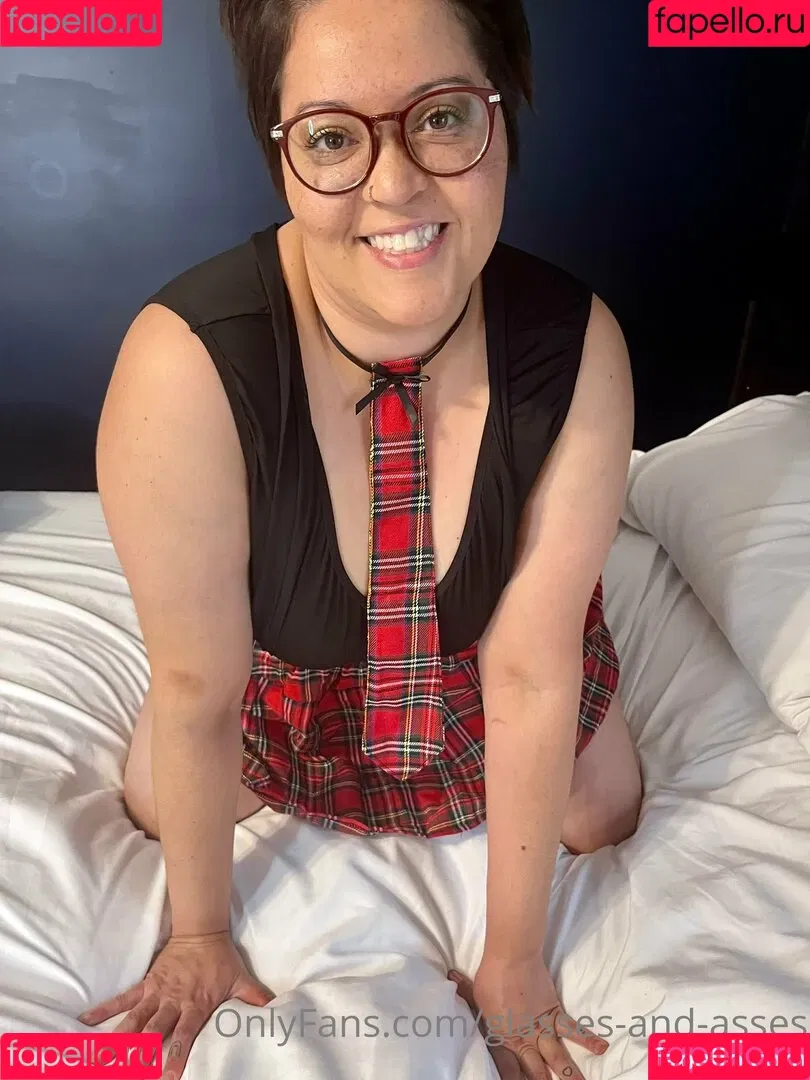 glasses-and-asses Onlyfans Photo Gallery 