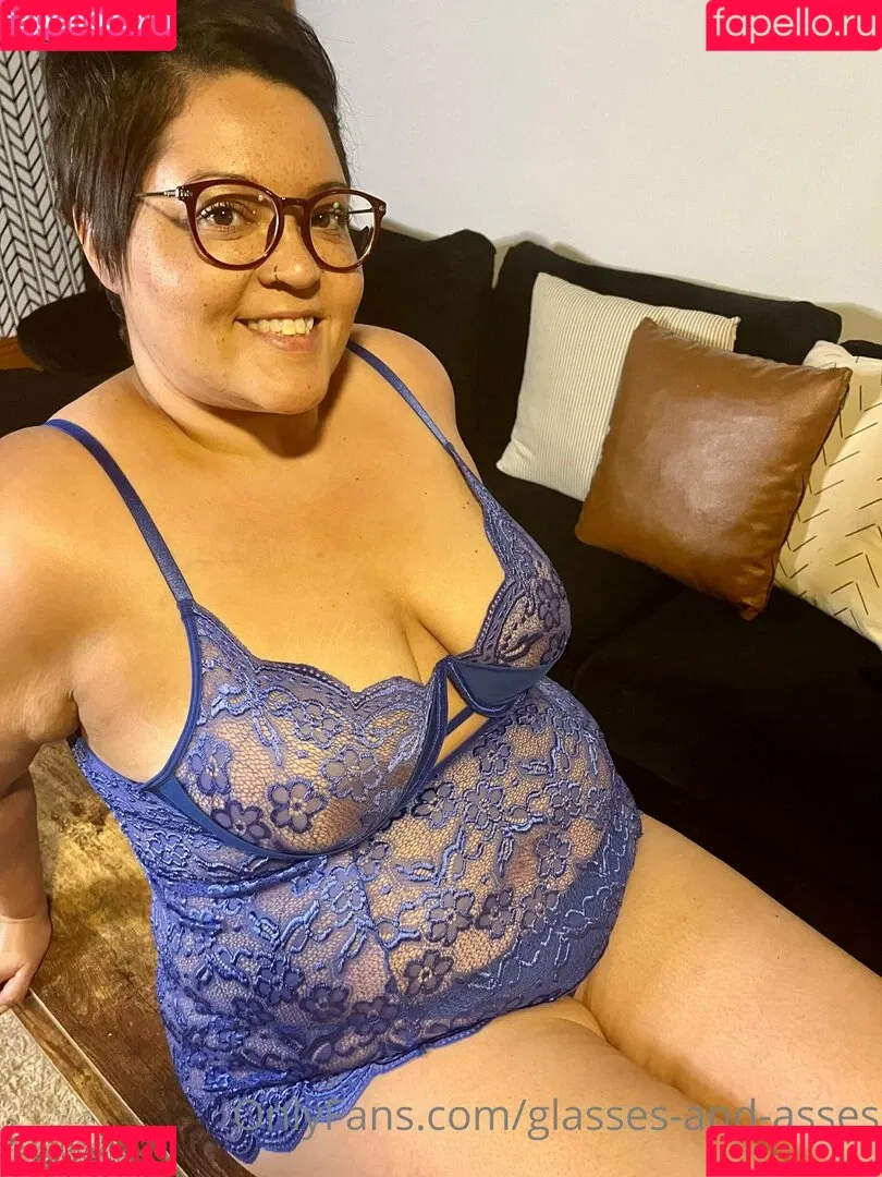 glasses-and-asses Onlyfans Photo Gallery 