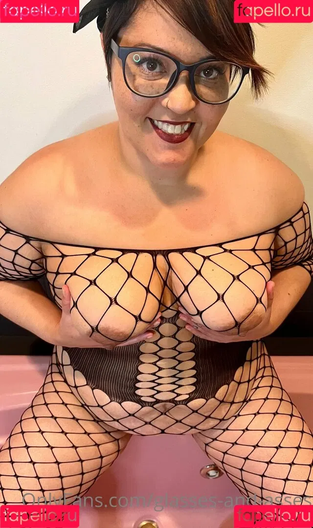 glasses-and-asses Onlyfans Photo Gallery 