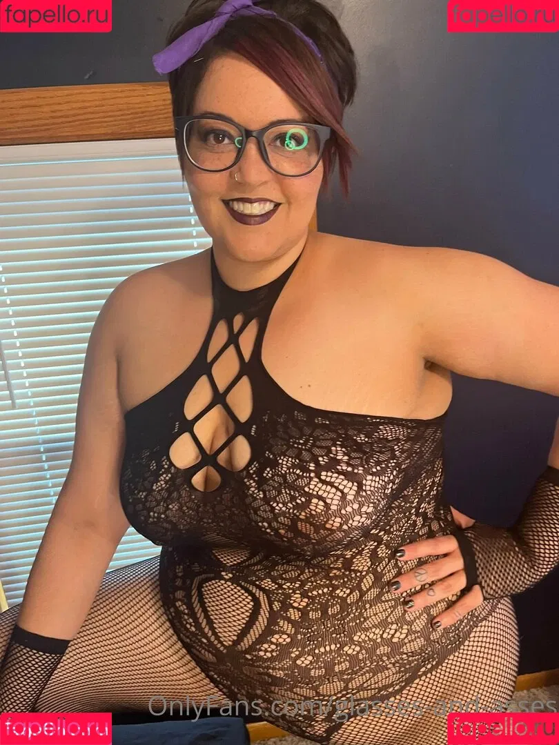 glasses-and-asses Onlyfans Photo Gallery 