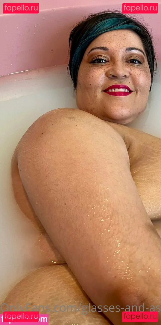 glasses-and-asses Onlyfans Photo Gallery 