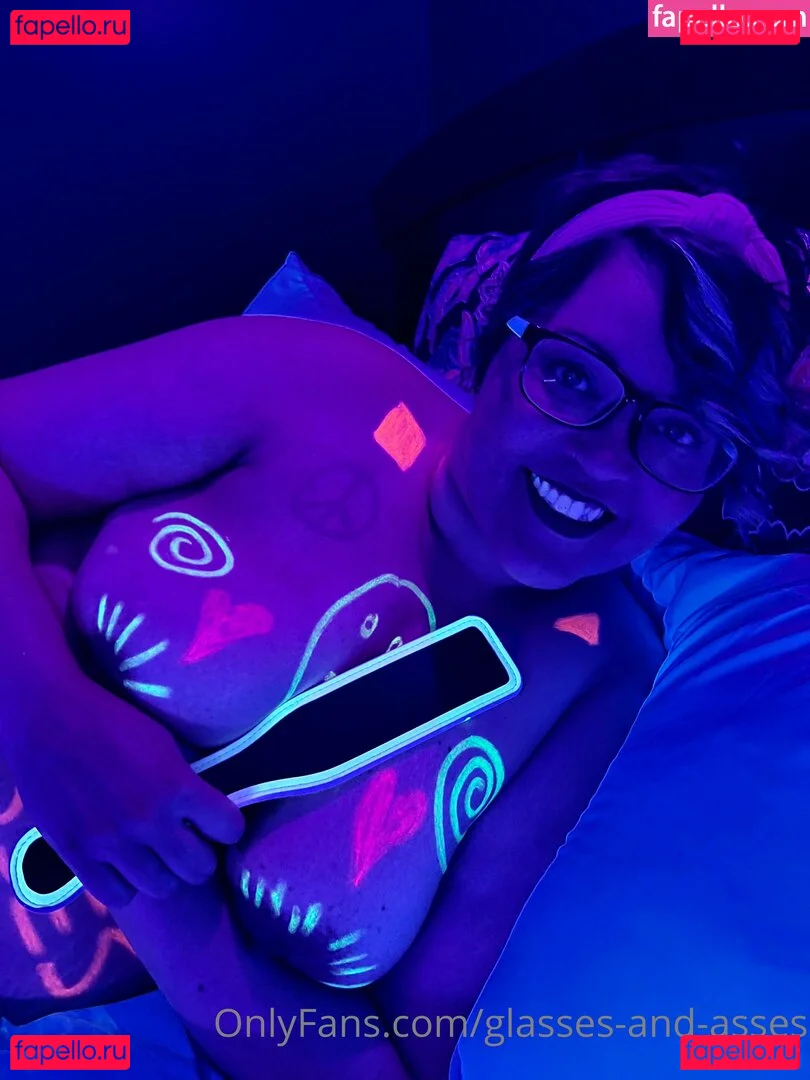 glasses-and-asses Onlyfans Photo Gallery 