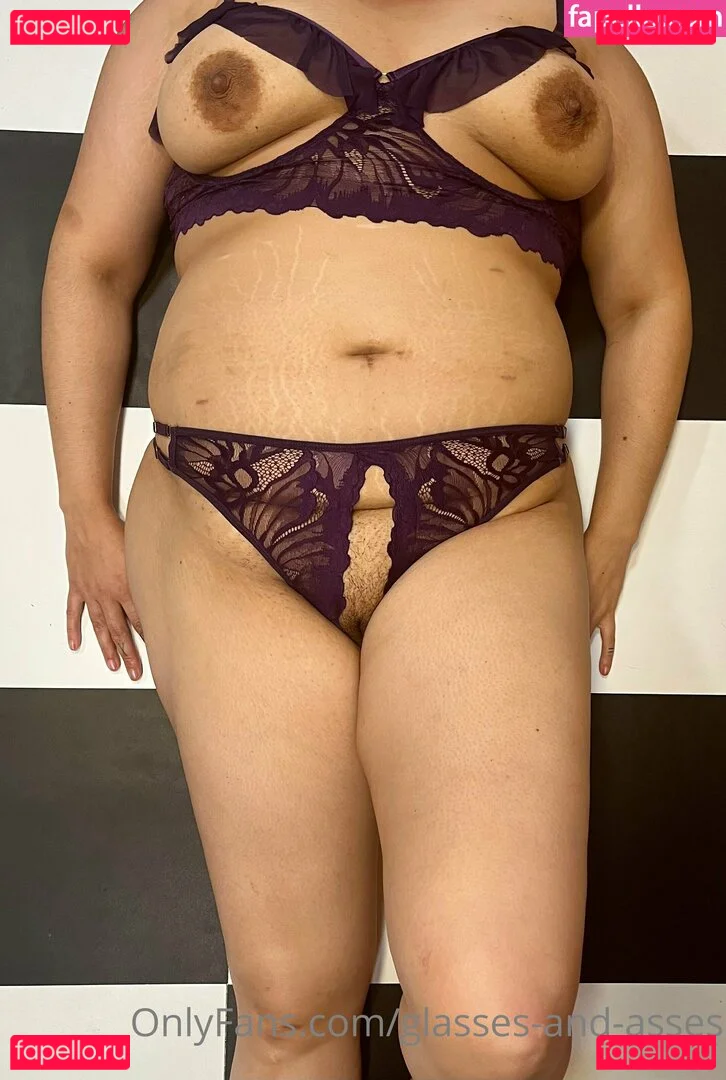 glasses-and-asses Onlyfans Photo Gallery 