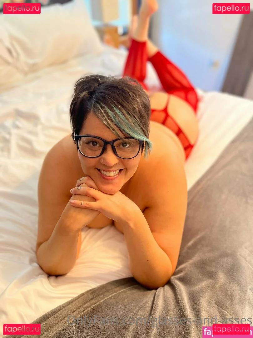 glasses-and-asses Onlyfans Photo Gallery 