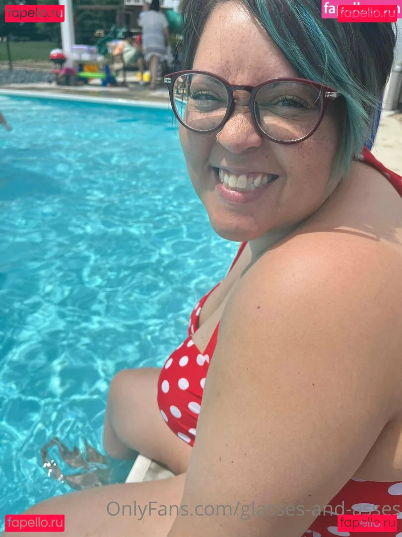 glasses-and-asses Onlyfans Photo Gallery 