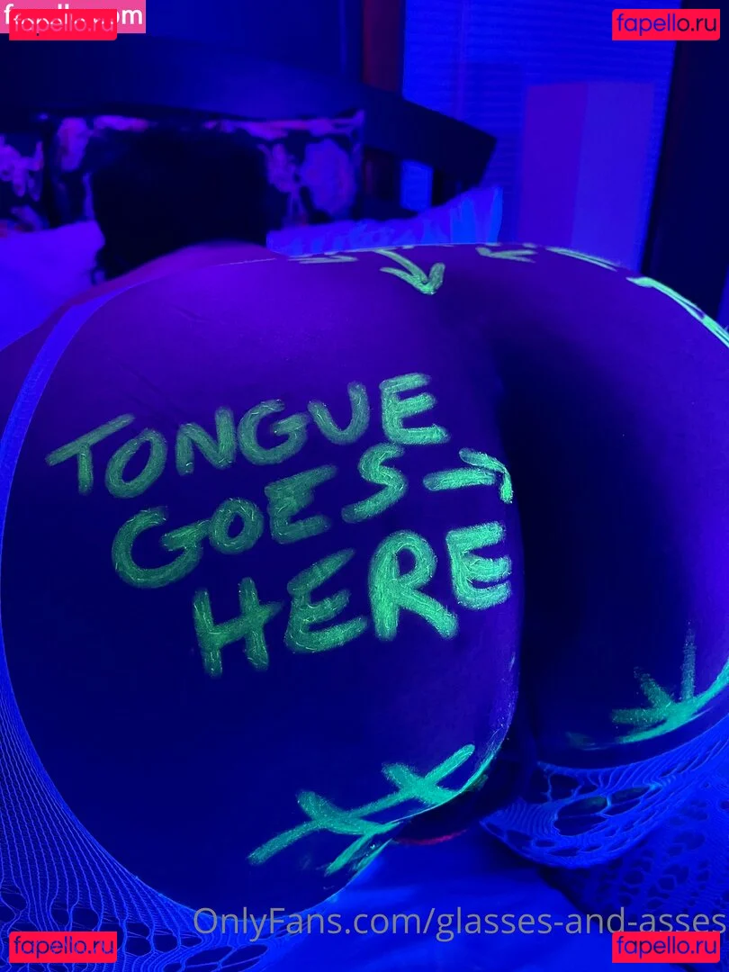 glasses-and-asses Onlyfans Photo Gallery 