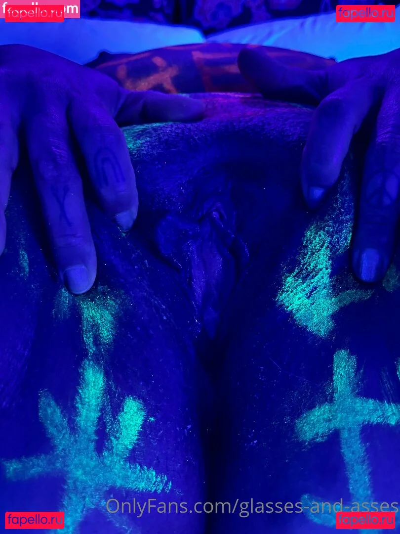 glasses-and-asses Onlyfans Photo Gallery 