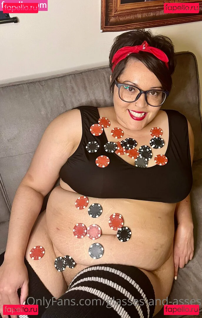 glasses-and-asses Onlyfans Photo Gallery 