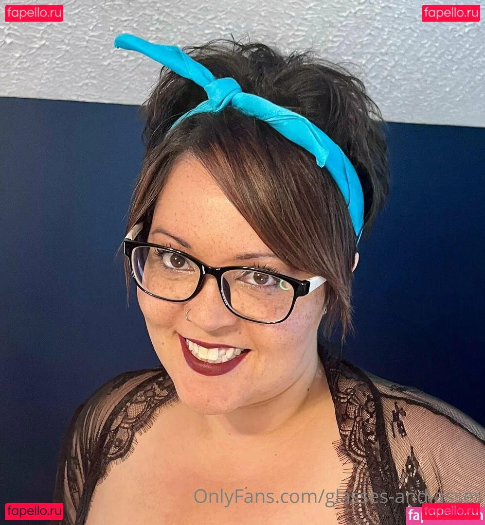 glasses-and-asses Onlyfans Photo Gallery 