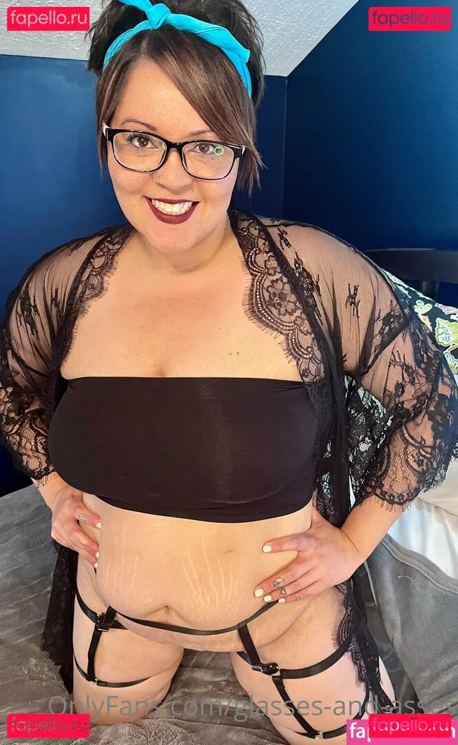 glasses-and-asses Onlyfans Photo Gallery 