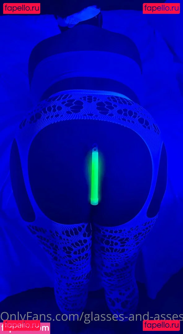 glasses-and-asses Onlyfans Photo Gallery 