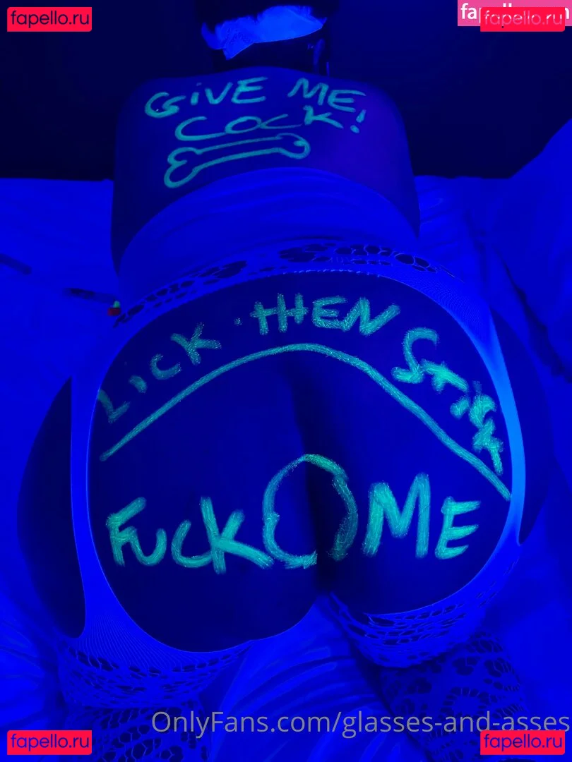 glasses-and-asses Onlyfans Photo Gallery 