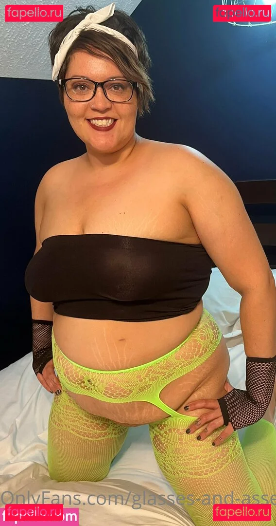 glasses-and-asses Onlyfans Photo Gallery 