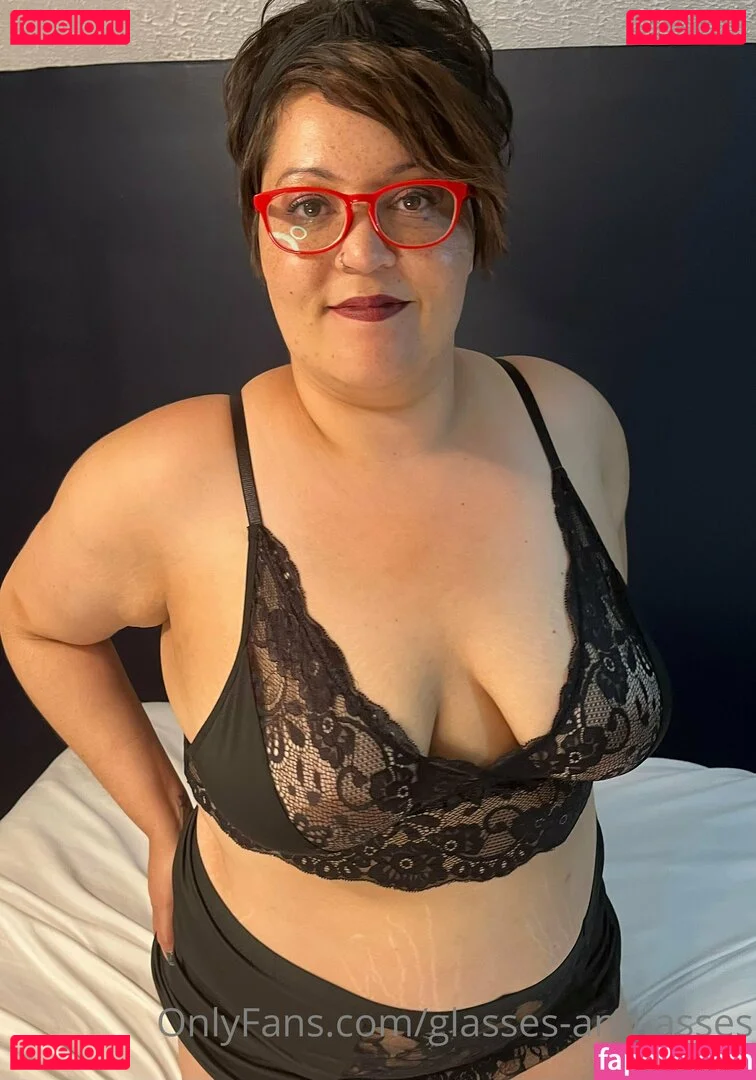 glasses-and-asses Onlyfans Photo Gallery 