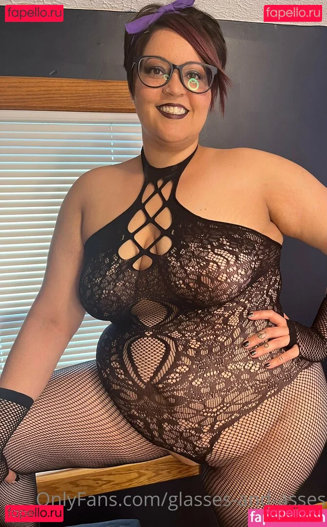 glasses-and-asses Onlyfans Photo Gallery 