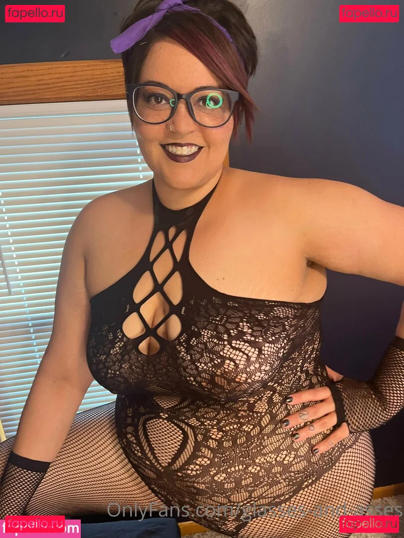 glasses-and-asses Onlyfans Photo Gallery 
