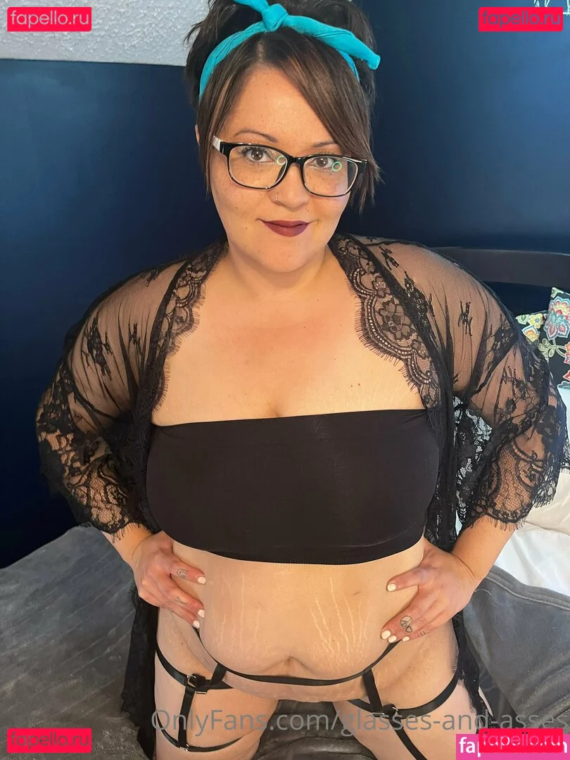 glasses-and-asses Onlyfans Photo Gallery 