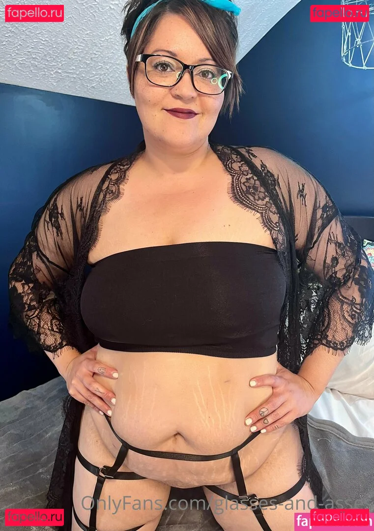 glasses-and-asses Onlyfans Photo Gallery 