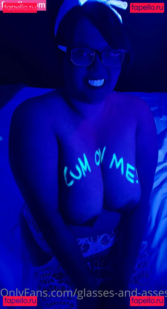 glasses-and-asses Onlyfans Photo Gallery 