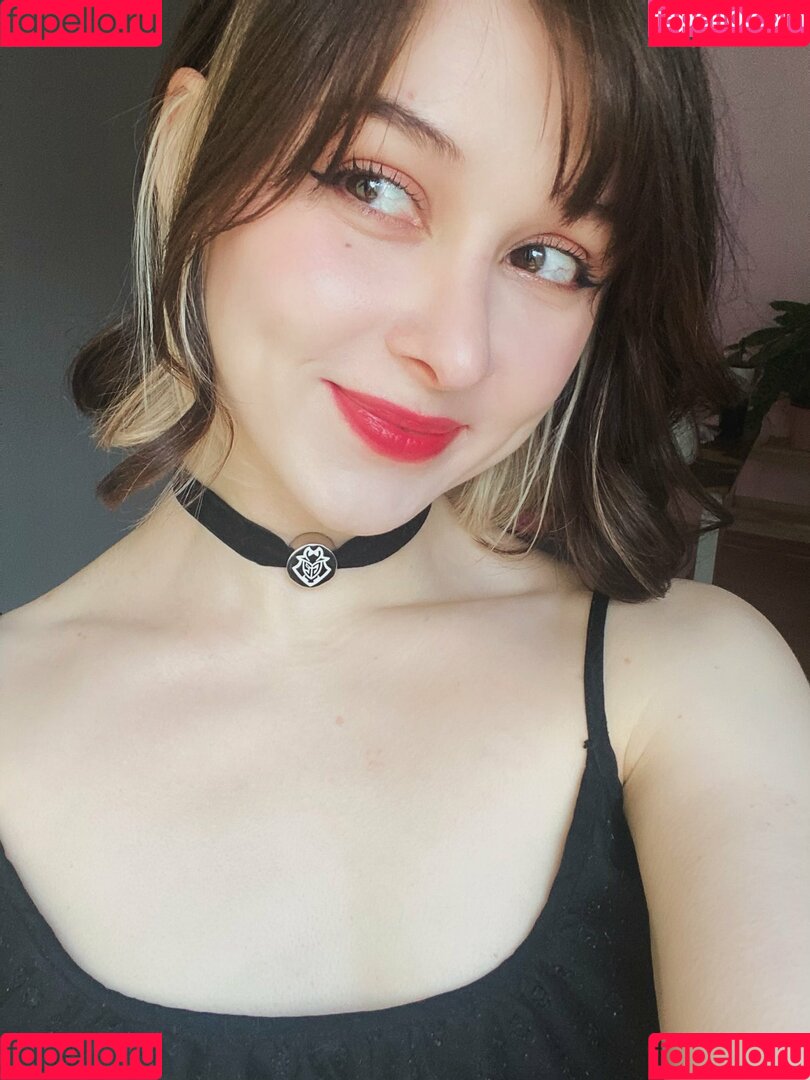 Yuli Onlyfans Photo Gallery 