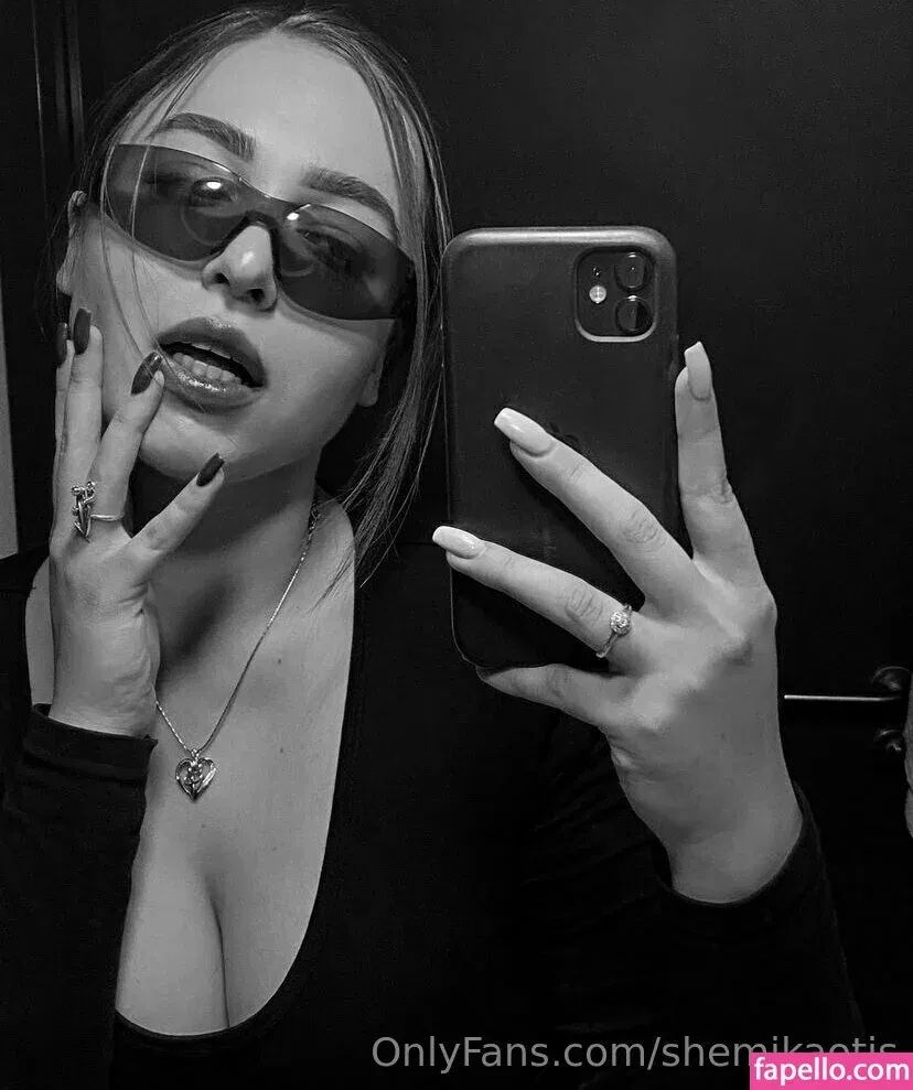 shemikaotis Onlyfans Photo Gallery 
