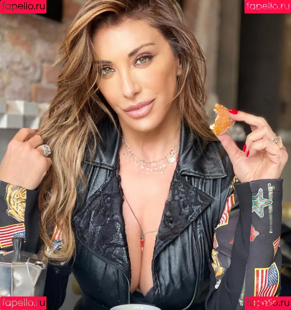 Sabrina Salerno Onlyfans Photo Gallery 