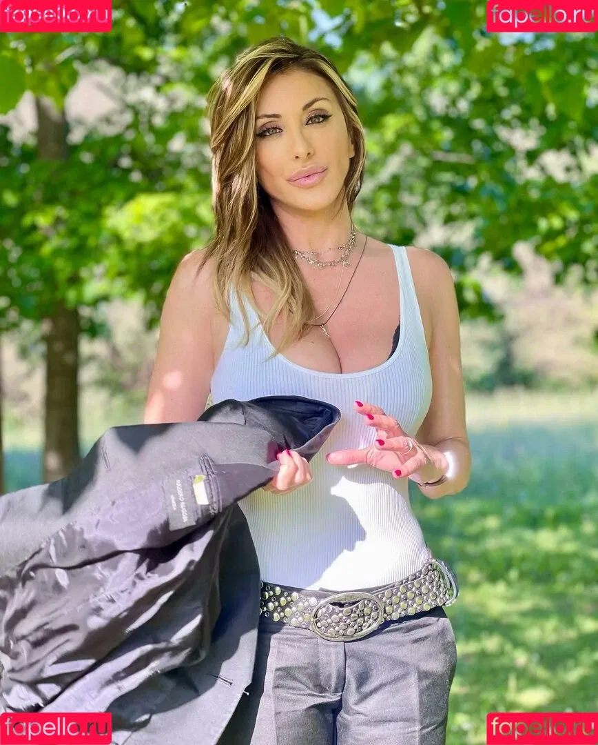 Sabrina Salerno Onlyfans Photo Gallery 