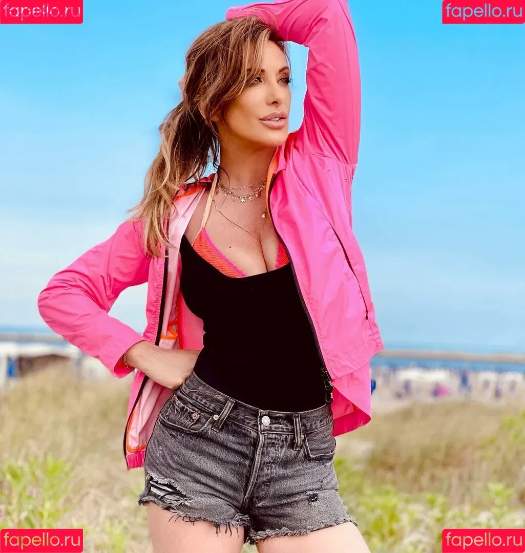 Sabrina Salerno Onlyfans Photo Gallery 