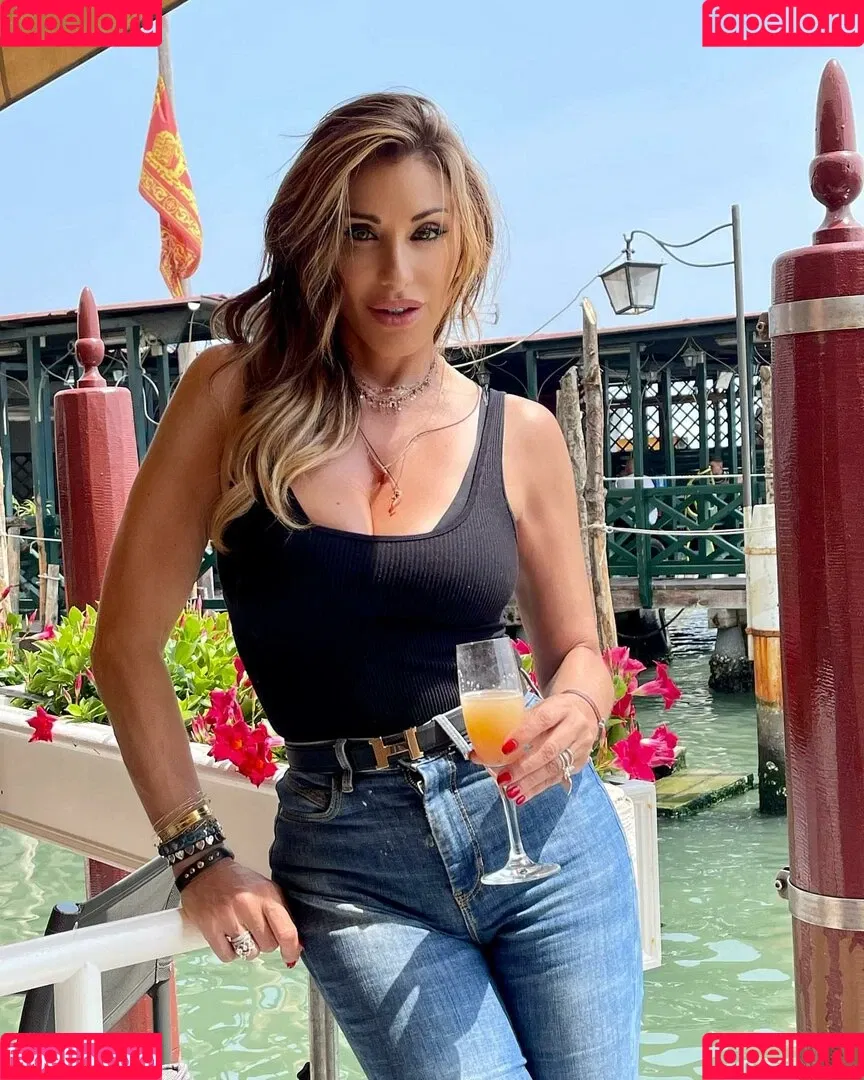 Sabrina Salerno Onlyfans Photo Gallery 