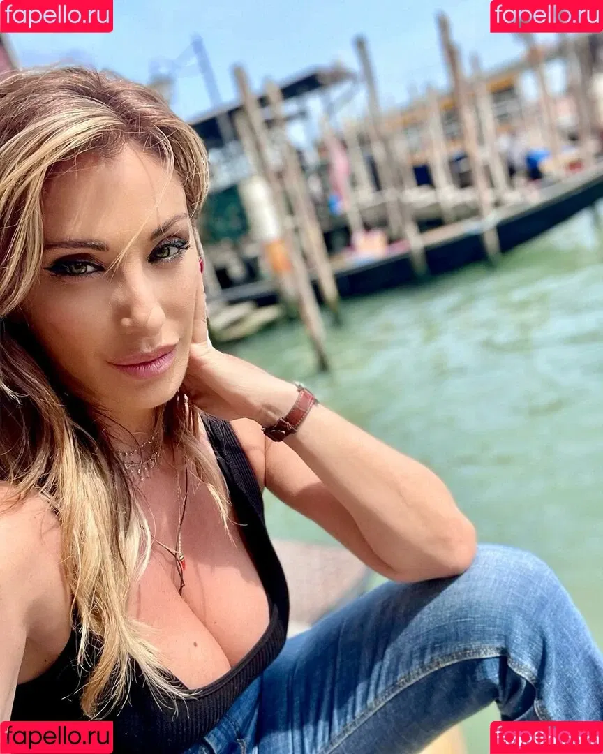 Sabrina Salerno Onlyfans Photo Gallery 