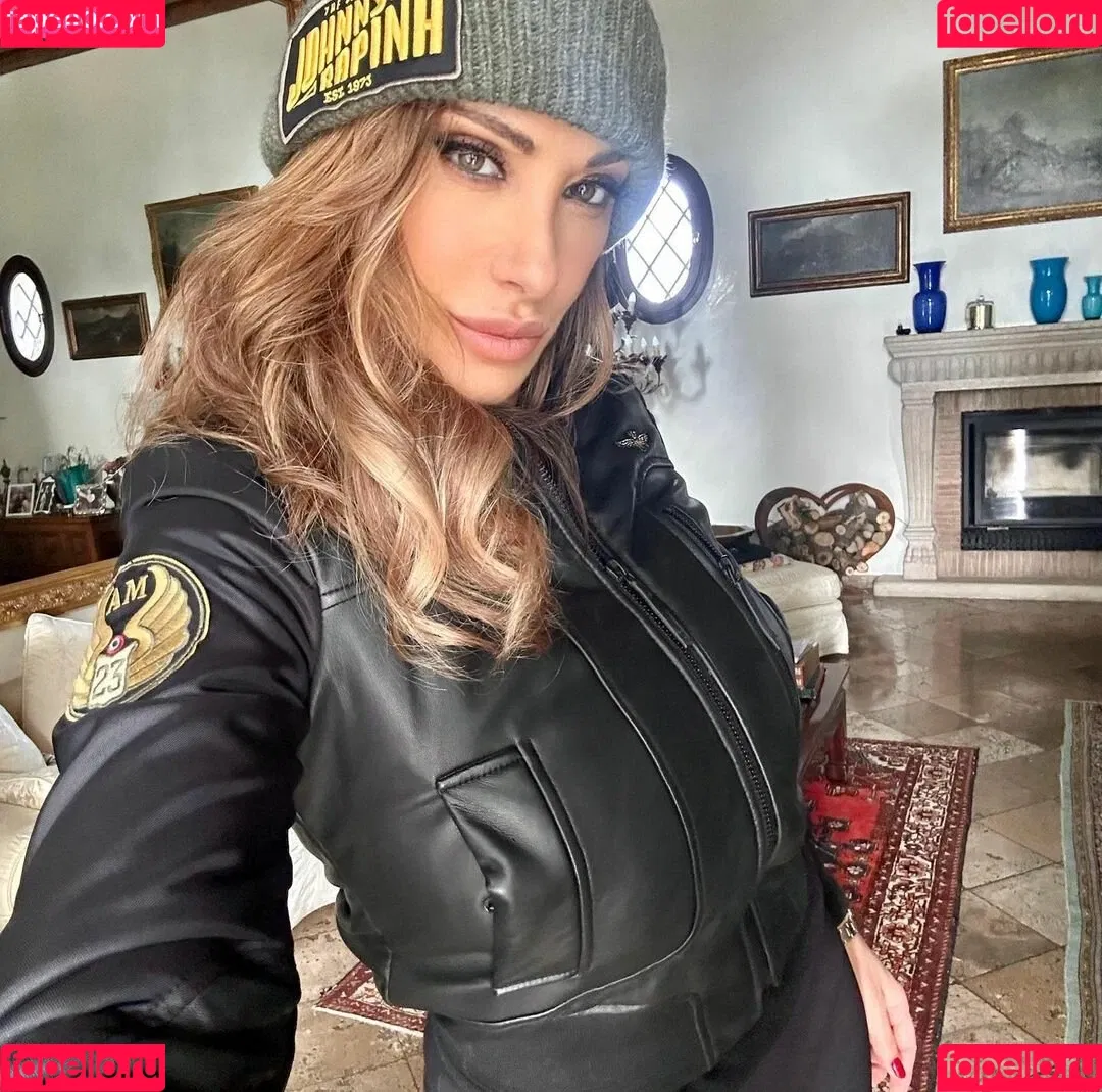 Sabrina Salerno Onlyfans Photo Gallery 