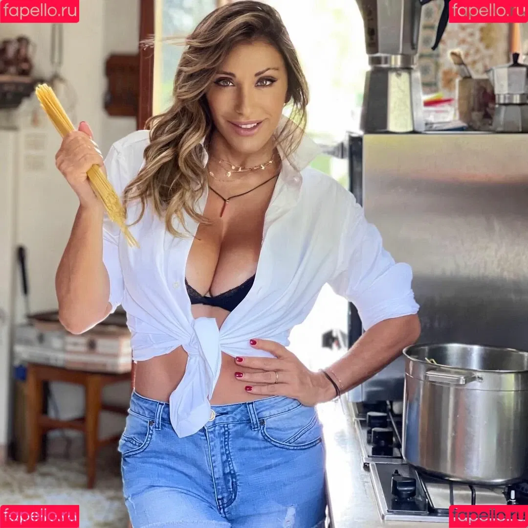 Sabrina Salerno Onlyfans Photo Gallery 