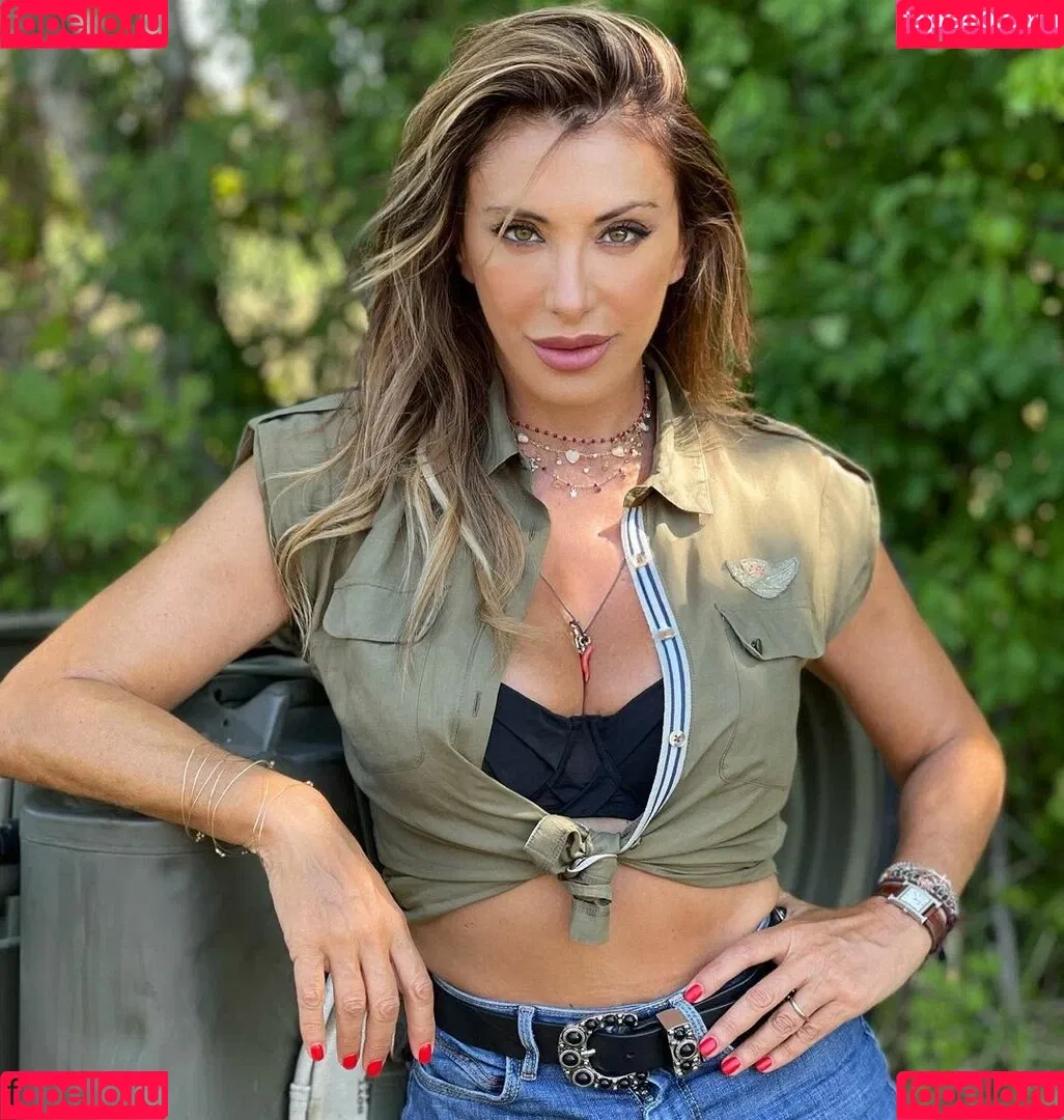 Sabrina Salerno Onlyfans Photo Gallery 