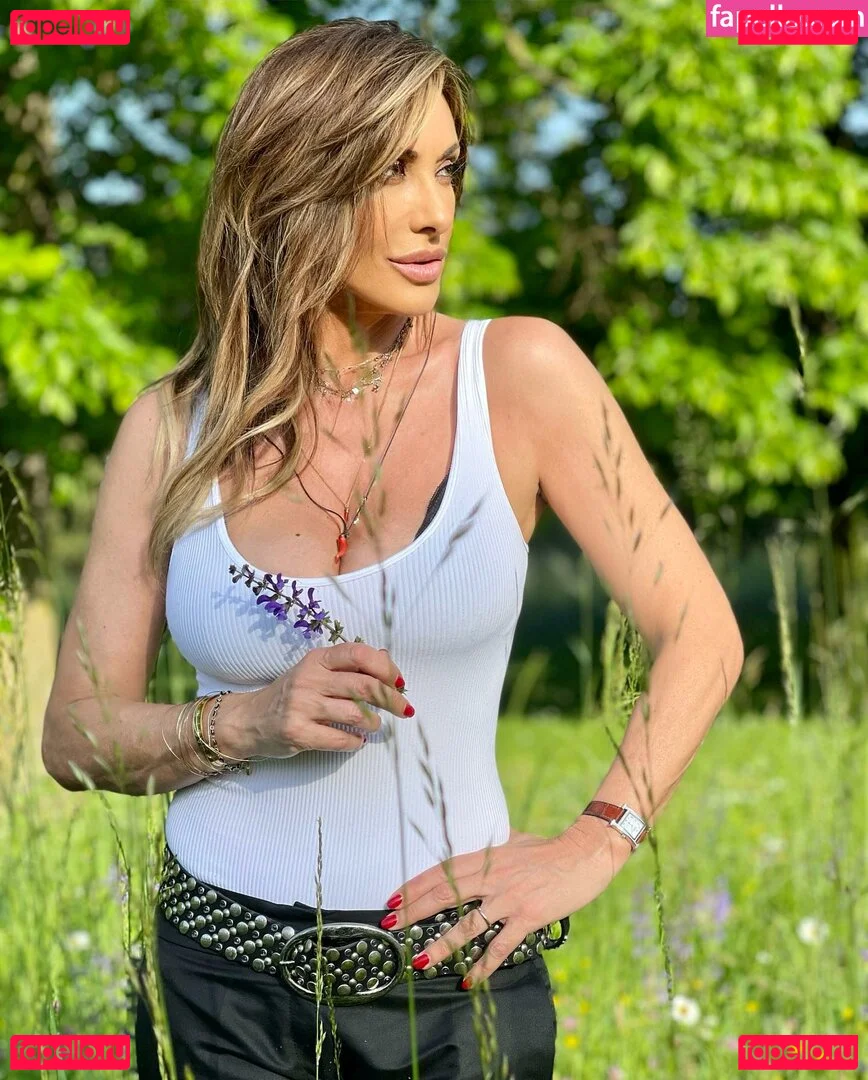 Sabrina Salerno Onlyfans Photo Gallery 