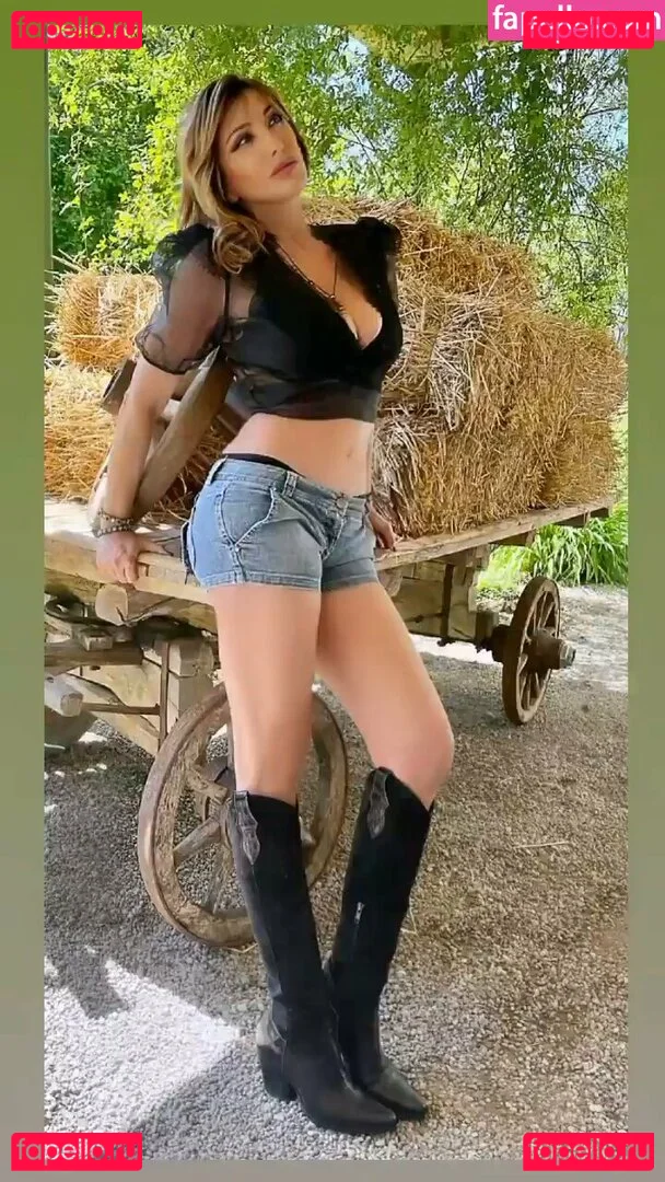 Sabrina Salerno Onlyfans Photo Gallery 