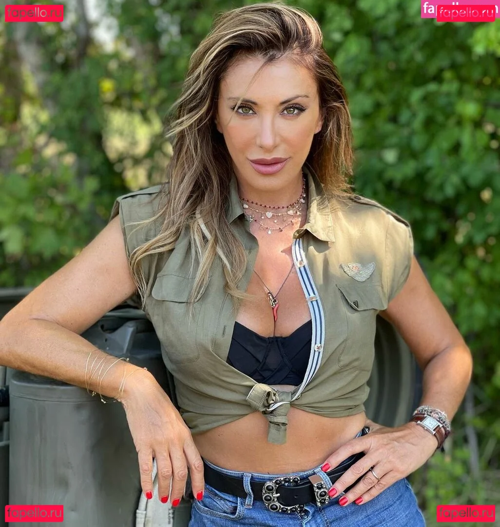 Sabrina Salerno Onlyfans Photo Gallery 