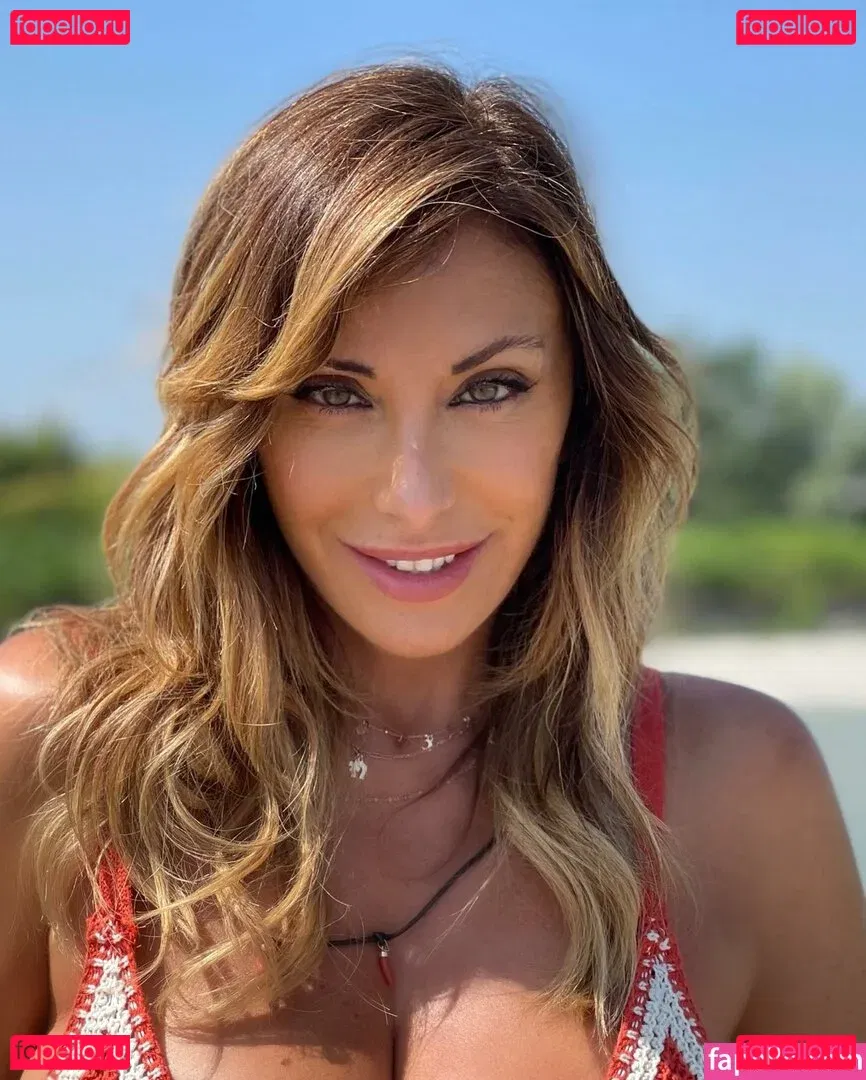 Sabrina Salerno Onlyfans Photo Gallery 